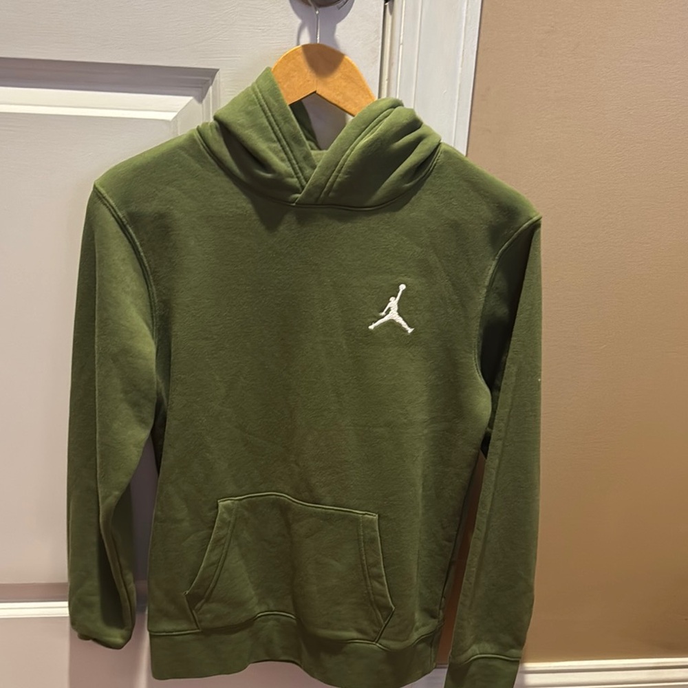Jordan Green Sweater Classic Pullover Design